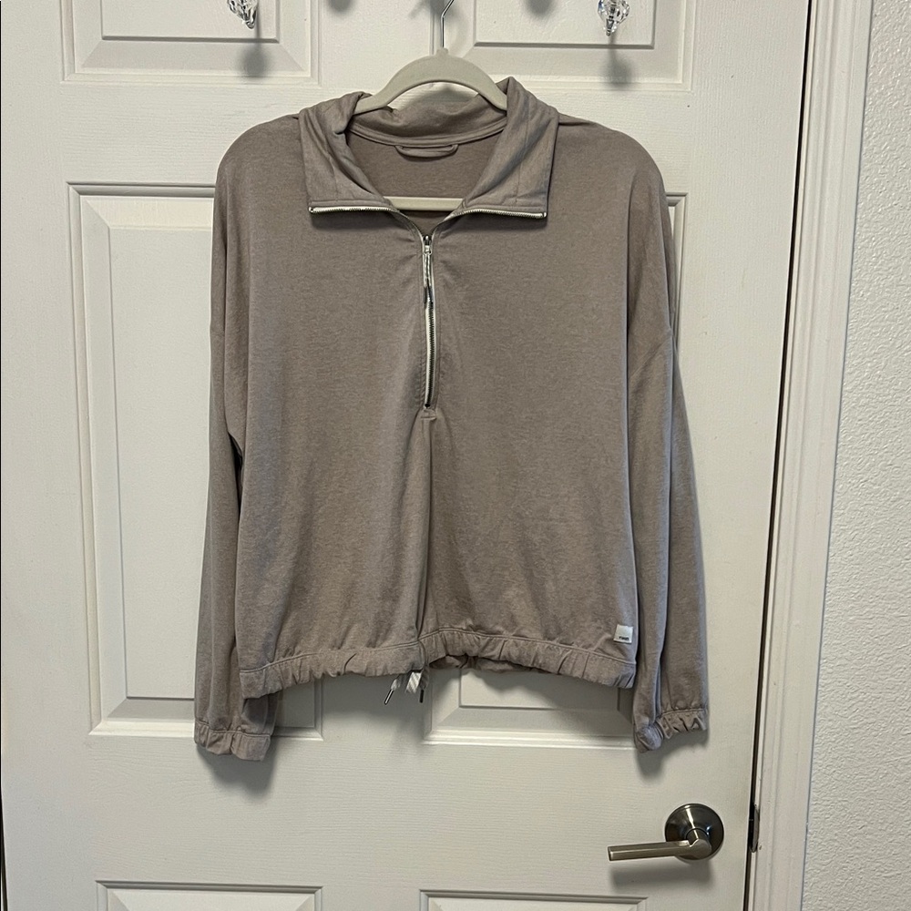 Vuori halo half zip Pullover SZ L in sand - Picture 9 of 9